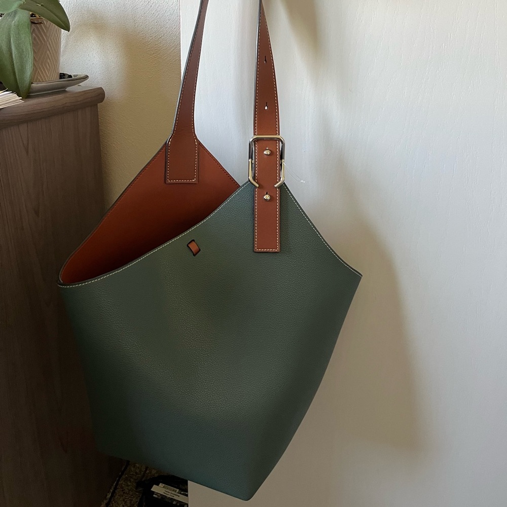 Maison de Beaute Marseille ‘Chloet’ Tote